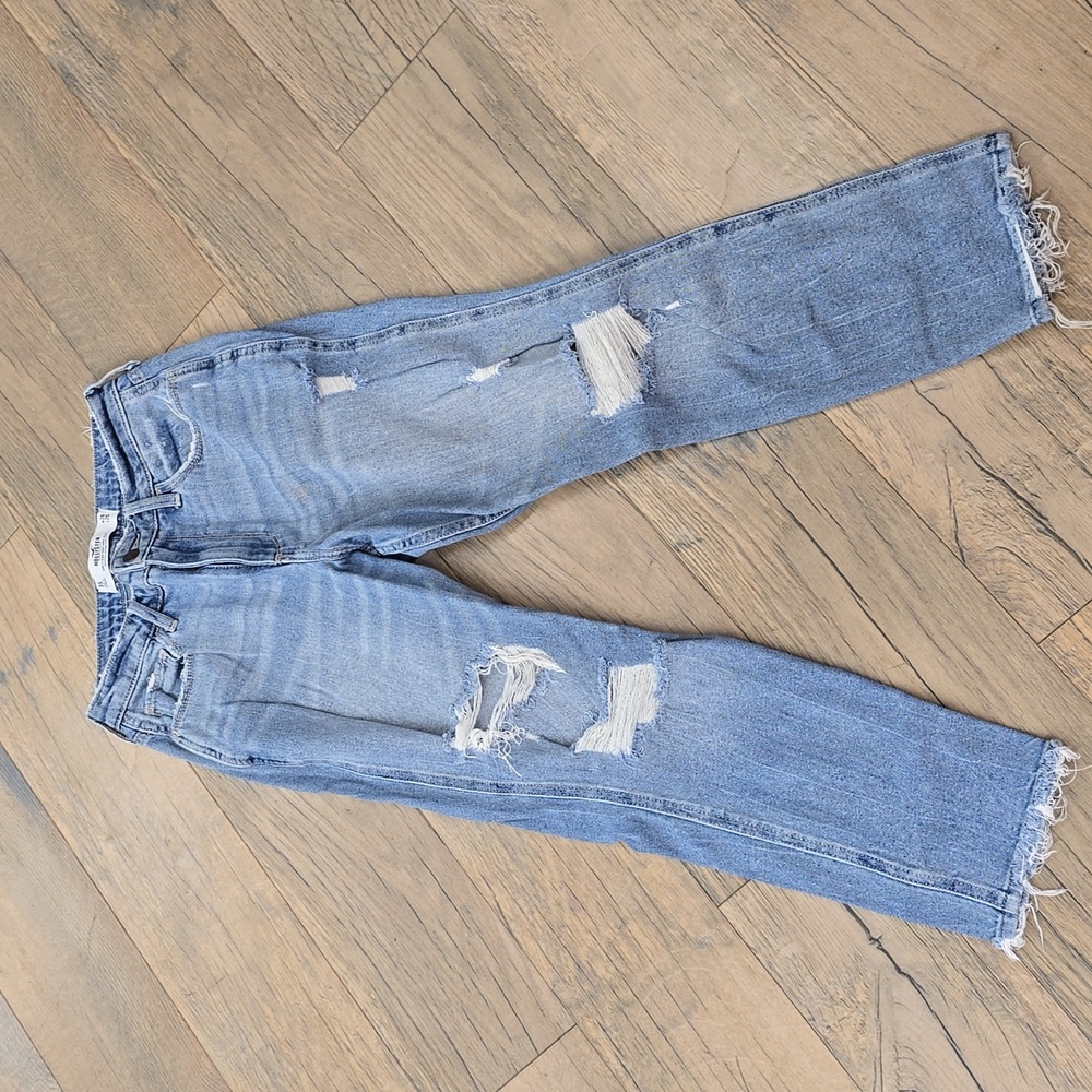 Hollister Curvy Hi-Rise‎ Mom Jeans Size 26 Short